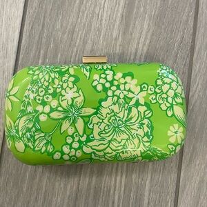 Lilly Pulitzer Limeade Green Floral Clutch It’s a Spring Thing